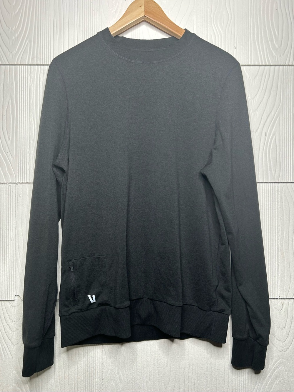 Vuori Men's Black Long-Sleeve Crew